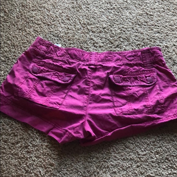 Pink shirt cargo shorts - Picture 2 of 2